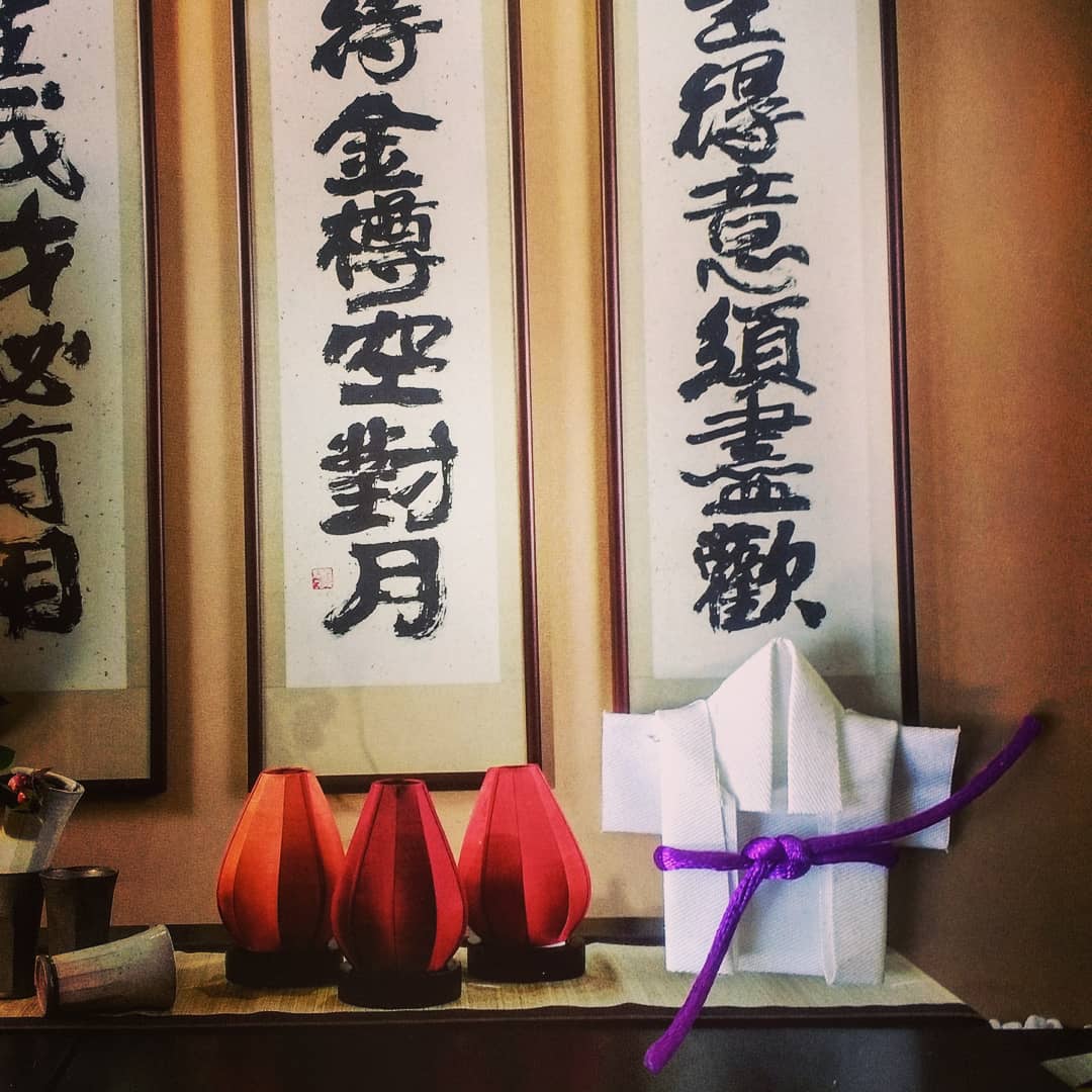 AndreOyadomari's tweet photo. Mini #kimono de práctica de #ArtesMarciales @KokoroKaraDesig
Souvenir, colgante, amuleto.
#aikido #iaido #kendo #Zen #budo #bushido #buda #JiuJitsu #Taekwondo #ninjutsu #bujinkan #escueladelcambio #kyudo #qigong #kungfu #shaolin #sipalki #kimono #hapi https://t.co/5K1jIWX95c