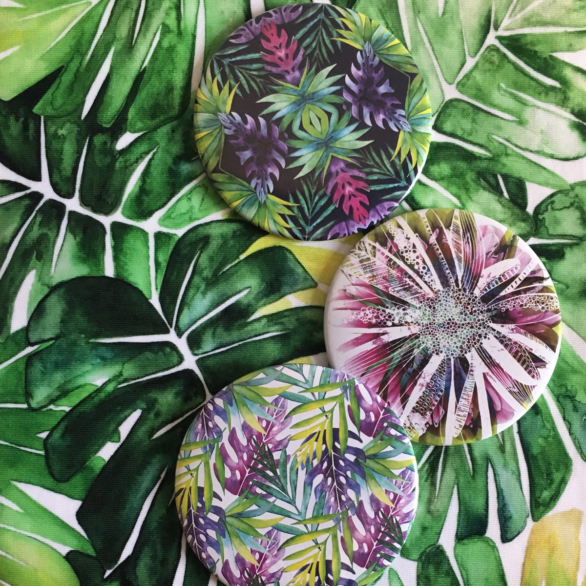 SarahKateTex's tweet photo. I only have a limited number of Pocket Mirrors from my Tropical range left in stock! #pocketmirrors #handdesign #handdrawn #ukshop #accessories #surfacepatterndesign #textiles #tropicalprint #spring #summer #bright #bold #statementaccessory https://t.co/Z59ojGQBmb