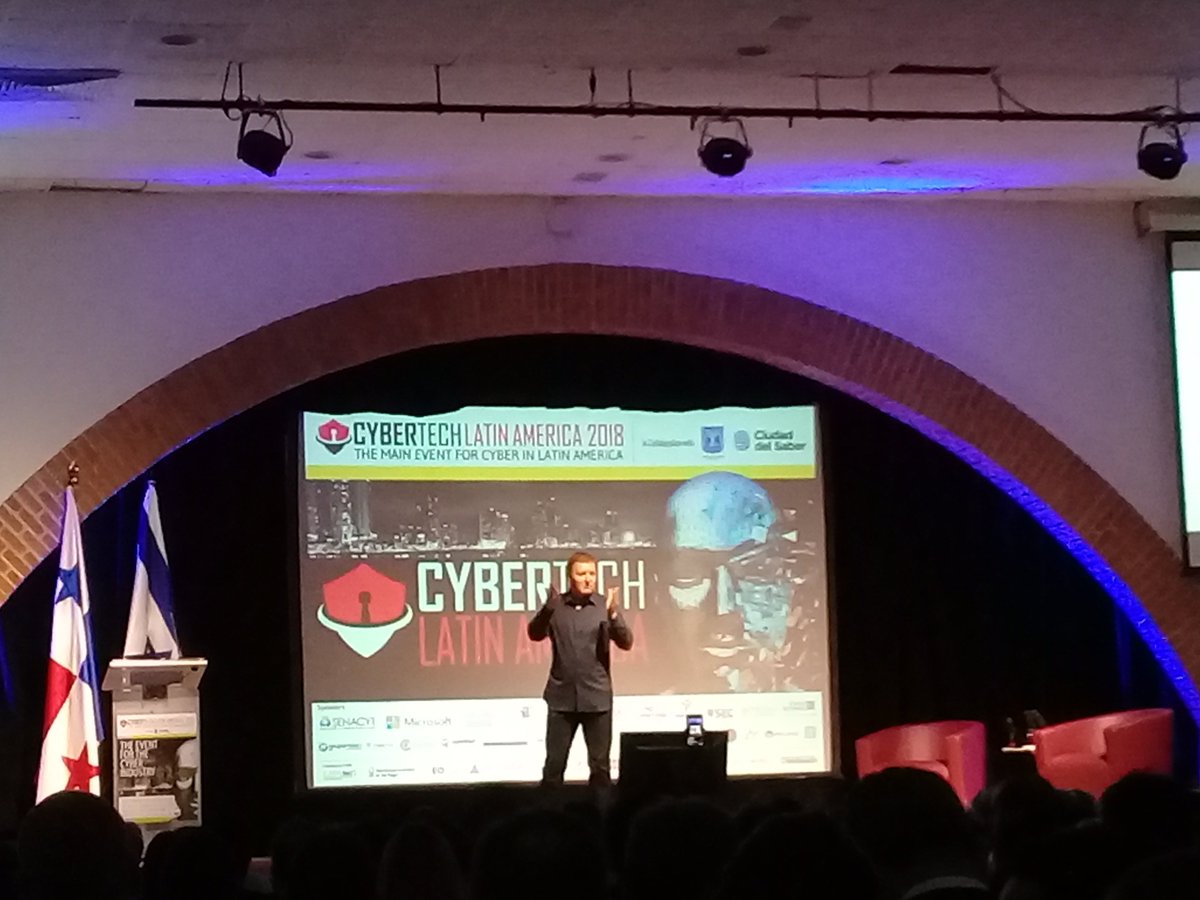 ebatorrente's tweet image. Ziv Aviram de @OrCam en #CybertechLatan en #Panama describe el devenir de #ArtificialVision