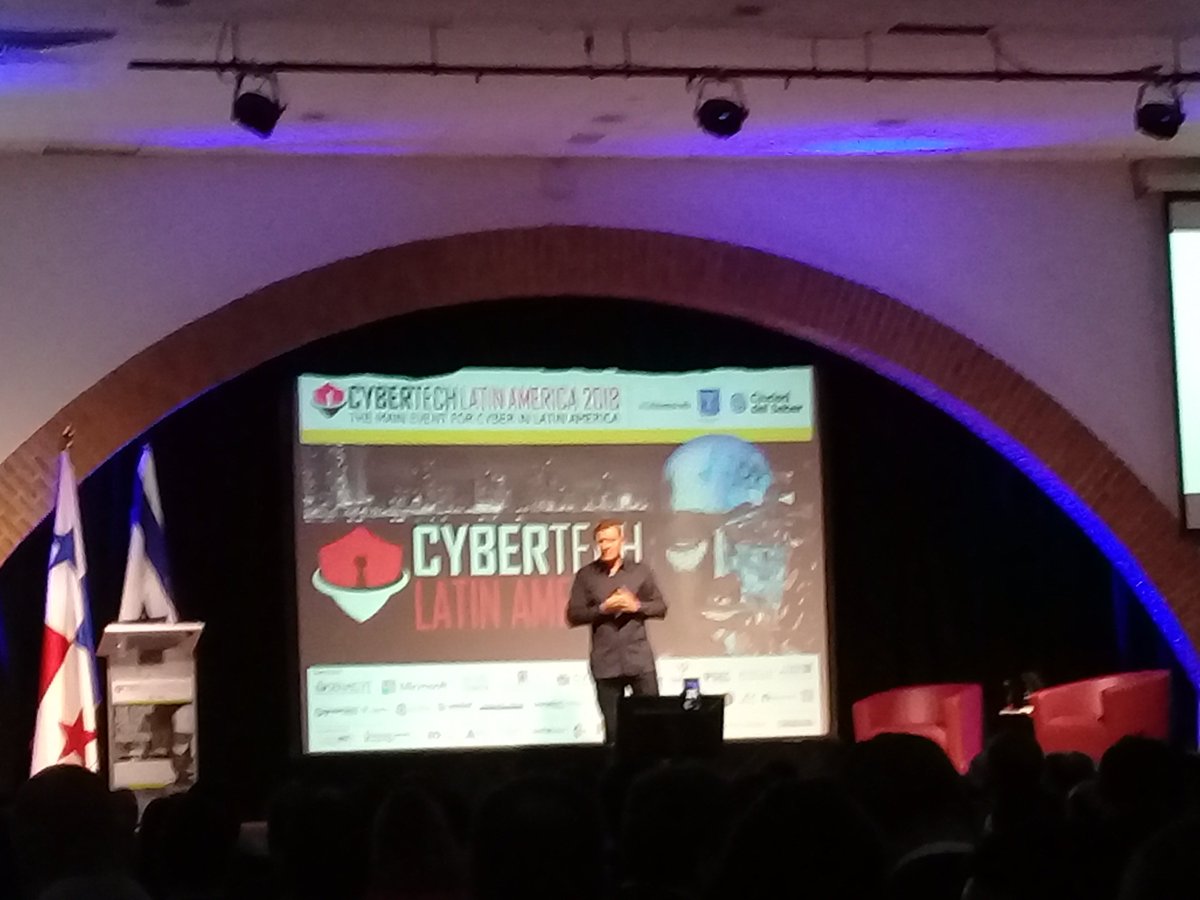 ebatorrente's tweet image. Ziv Aviram de @OrCam en #CybertechLatan en #Panama describe el devenir de #ArtificialVision