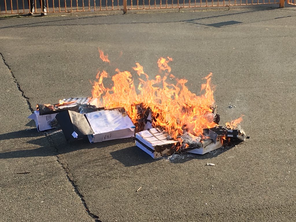 HPA_Philip_Lane's tweet image. Year 2 reinacting the Great Fire of London 🔥 🔥 and guess who helped us put it out?! #hpaplwowday #hpapldoesthegreatfireoflondon