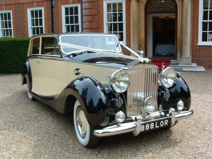 WedExUK's tweet photo. Have you got your transport arranged for your wedding? 
@LordCars1 will be exhibiting at the Luxury @devereofficial wedding fair this Sunday. 
Have a sit in one of their cars and figure out what is right for you! 
#weddingcar #weddingfair #luxuryweddingfair #engaged #bridetobe https://t.co/d1GnNTzMWT