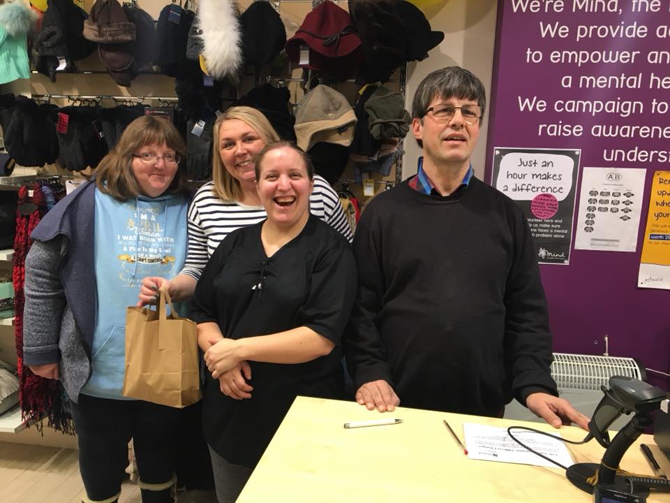 GHRRutland's tweet image. Lydia here! Cake from @JavawockyCoffee at #Coppergate for the team at @MindCharity, Oakham. They're on the look out for volunteers, hear more after 4 and we’ll also hear about @BAFTA Shortlisted film Wren Boys, as Anthony Frith from Kavanagh's Tea Room worked on set.