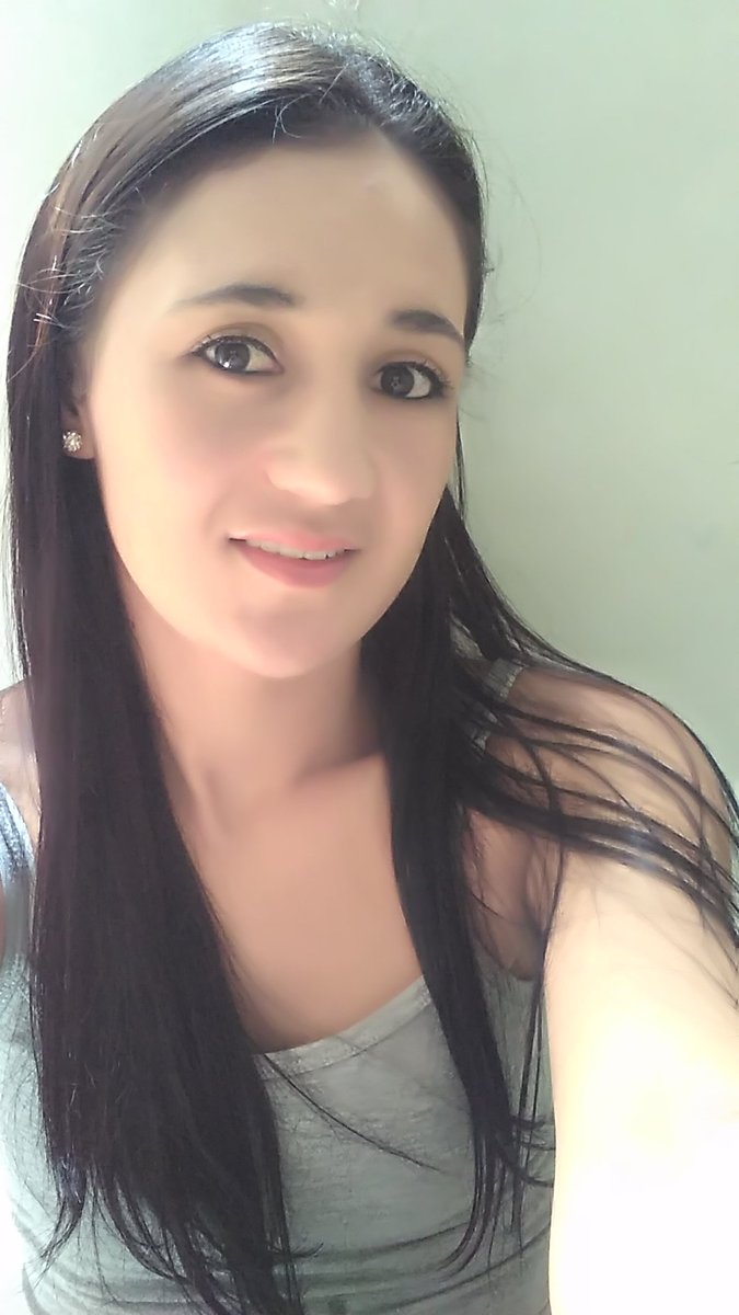 vanemaria2428's tweet photo. @AcaEntreNosCol @maytetuguia Buenos días mi nombre es Vanessa Ramírez mi fecha es el 28 de febrero de 1990 y quisiera saber sobre mi situación laboral mil gracias y felicidades por el programa https://t.co/9bqKAkcDds