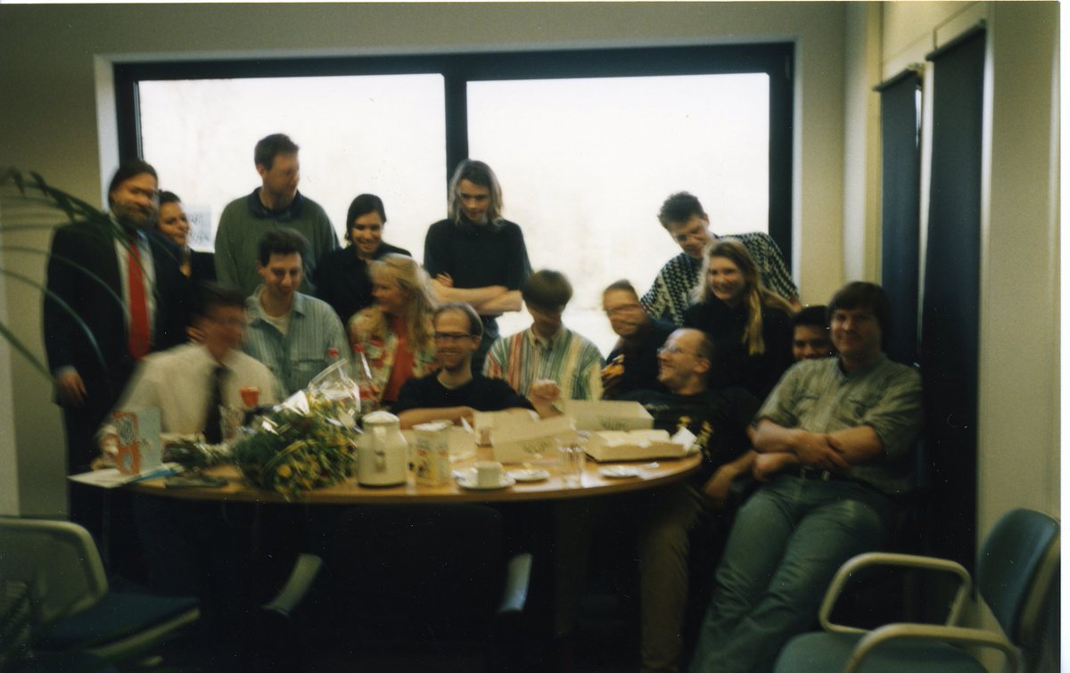 AaronvanW's tweet photo. DigiCash group picture from the 1990's.

Recognize anyone? https://t.co/lCHn9YFihh