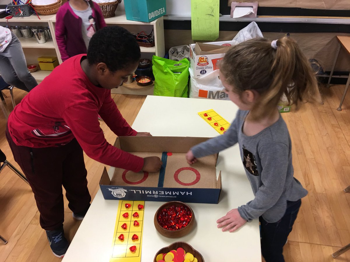 Table hockey! Keeping score on 10 frames! #teamcanada <a href="/crewrdsb/">Crestview</a>
