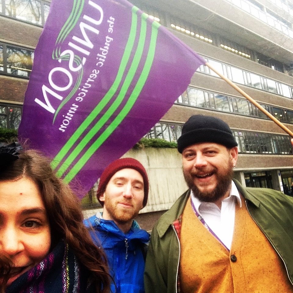 Showing our @CityUnison solidarity to our comrades in @CityUCU who are striking today against USS Pensions changes, via delivering food and talking on pickets. On 28 February, we're hosting a SolidariTEA breakfast event with Unite at City. #solidarity #usspensions #cityuniversity