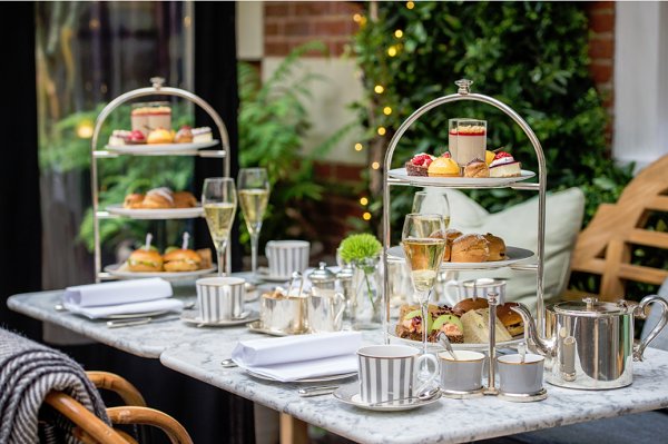 DesignMyNight's tweet photo. 22 of our favourite places for afternoon tea in London: @DallowayTerrace @MAPMaison @TheYachtLondon @Littlenansbar @chiswelldining @CrownePlaza @MayFair_Kitchen https://t.co/RSBPeTSmO8 https://t.co/9YJYHn8CEj