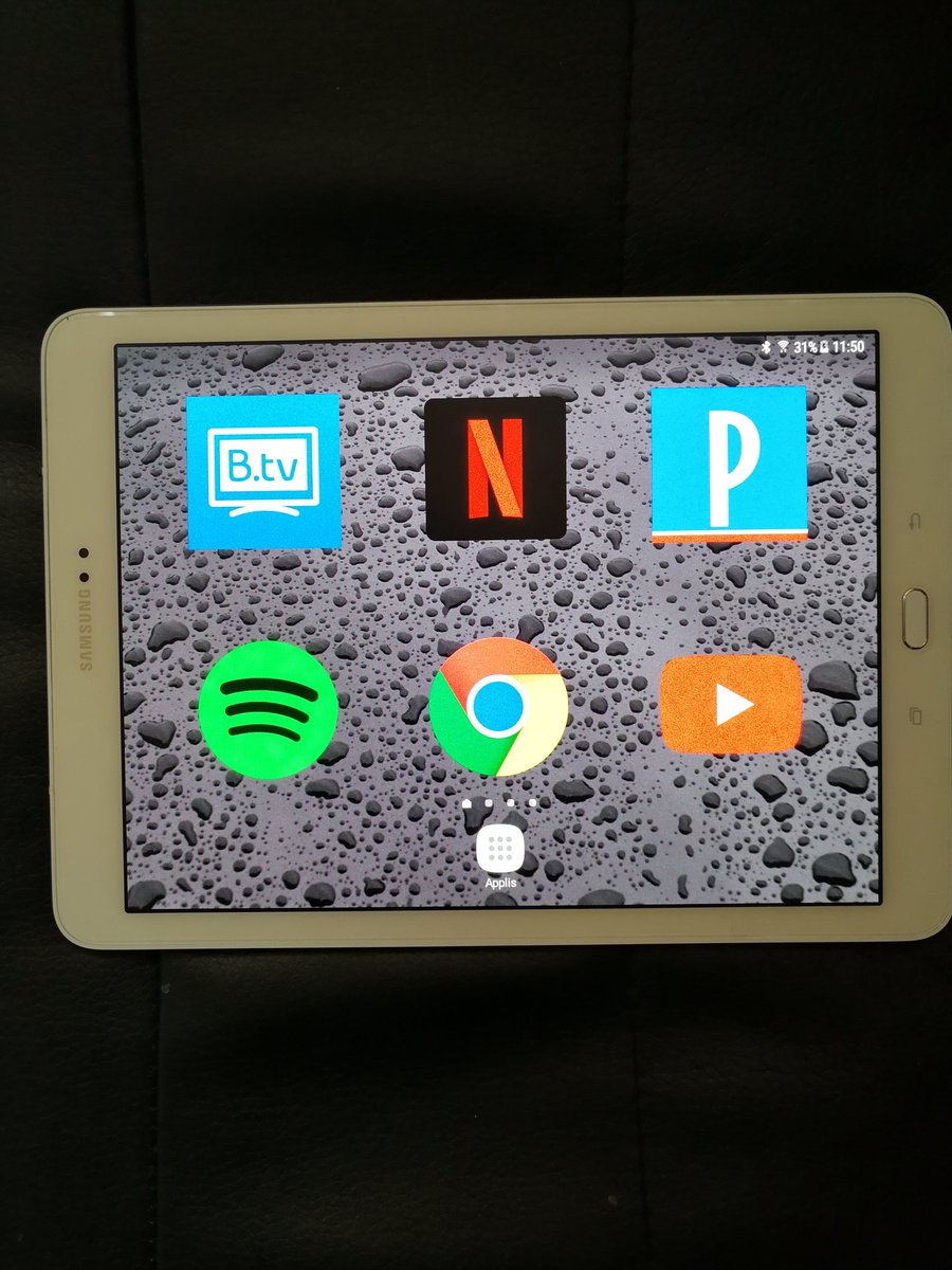 MYVTCCONNECT's tweet photo. Le #Digital est un allié de poids pour apporter une valeur ajoutée à la clientèle #VTC #Taxi. #MYVTCCONNECT propose des services type #Netflix #Spotify #70chaînesTV #Game... En #FullHD et son #Bose ainsi qu'un #Wifi puissant pour une qualité d'image 🔝.. Et bientôt ➕ #Mobilité https://t.co/TsoyygNhNE