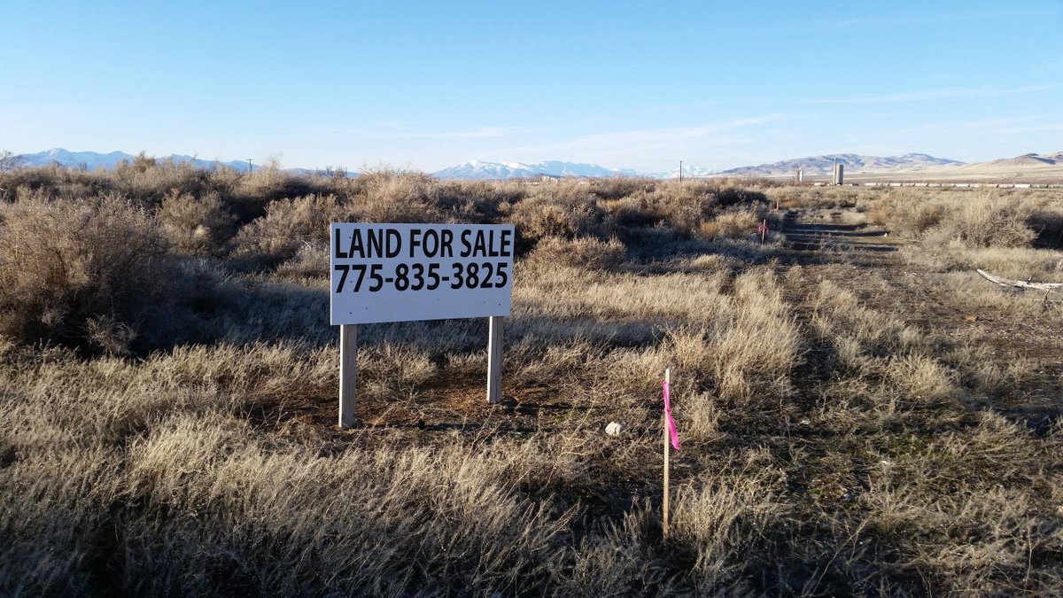DesertAcreage's tweet image. Two #adjoining #lots #forSale in #Golconda, near #Winnemucca #NV. Zoned for #residential or #commercial, there is a lot of #flexibility here as to what you can #build. #Utilities available. j.mp/2nQ6YdI