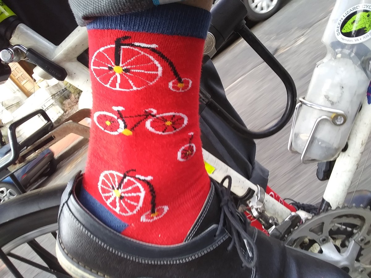 BoomerCycles's tweet photo. #BAFS2018sockgame is on! #bikedc #freezingsaddles https://t.co/7dwrY0p6D8