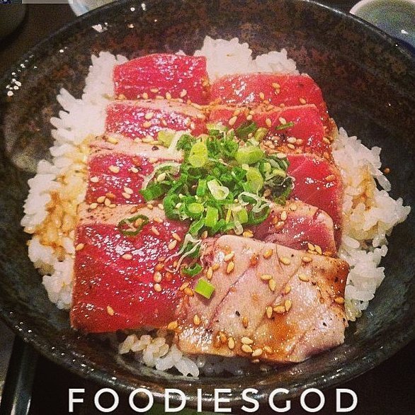 KevinO173's tweet photo. Blue fina tuna steak teishoku on a bed of rice.
#rice #foodie #foods #yummy #delicious #japanese #asianfood https://t.co/cvYJ6PxCDh https://t.co/xCFeMxrQet