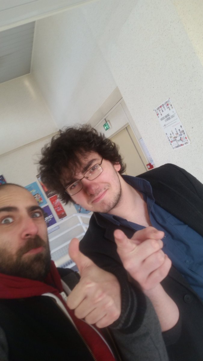 maker_wade's tweet photo. Quand tu fais le con avec ton copaing avant une interview radio #maturite https://t.co/4CFe2Zs54I