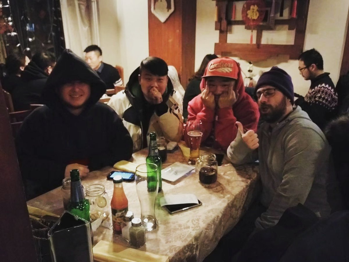 Team building 😂 #dbbros #reggaemusic #partners #backstage #beautifulmoments #issamovement #funny #classic #lmfao#teamwork #everydamnday #reggae #instamusica #vibespositivas #irie #dancehall #soca #family #fam #instapic #brother #brothers #bro #siblings #instagood #familytime