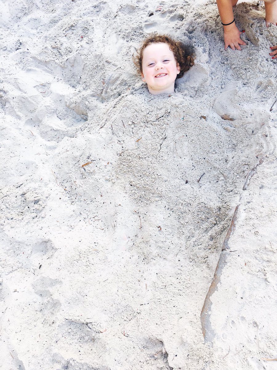 thesimpleparent's tweet photo. This girl is having a blast at Coronado Springs this morning! The #DisneyWorldmagic is alive and well! #DisneySMMC https://t.co/MYGQEVAJd5
