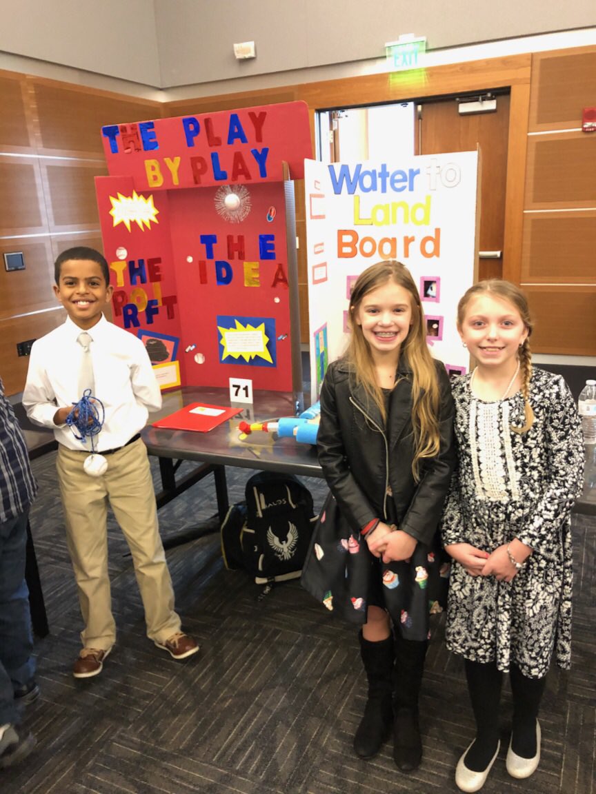 DSExplorers's tweet photo. Fourth grade Discovery students representing us well at Invention Convention!!!!#DSExplorers @MCScommunicates @discoverypta https://t.co/HmRkGcwkKt