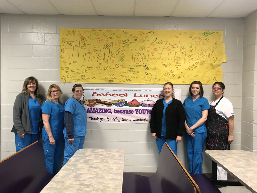 LoneOakMS's tweet photo. Thank you cafeteria workers for everything you do! We appreciate you! #happyappreciationsay https://t.co/bcQEad5bol