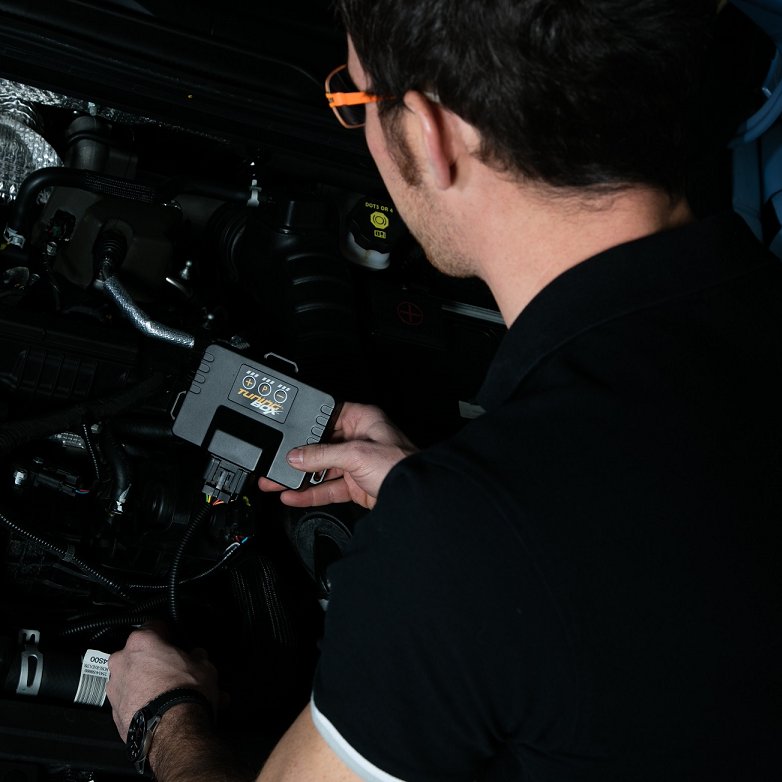 TuningBoxOrigin's tweet image. At the end of 2017, we announced a future partnership with an incredible brand ambassador. It will be revealed on March 1st, but do you have any idea who it will be? #new #Amazing #BrandAmbassador @TuningBoxOrigin