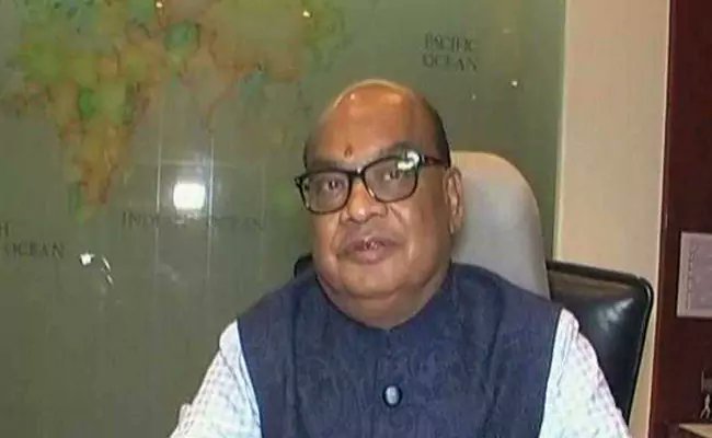 GautamChakraba6's tweet photo. #RotomacScam: CBI Arrests Vikram Kothari And His Son Rahul Kothari In Connection With The Scam Of Rs 3,695 Crore Of Bank Loans. 

Finally A Government Taking Action Against Corrupts, No Wonder Corrupt Congressis Are Blaming Them. 💪🙏🇮🇳 #Rotomac #VikramKothari https://t.co/ps5mtsBon3