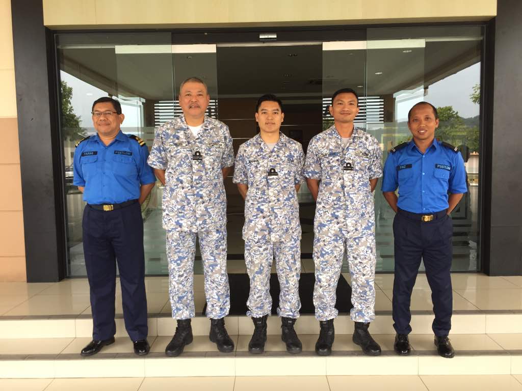PSTL LABUAN TLDM (@pstltldm) on Twitter photo PSTL Labuan di peringkat akhir pertandingan Horizon Baharu KIK Armada Timur
<a href="/mykamarul/">Kamarul</a>
<a href="/KhirJunaidi/">Khir Junaidi Idris</a>
<a href="/iMSafwaN87/">Safwan Rashid</a>
<a href="/MPA_Timur/">HQ Eastern Fleet</a>
#PSSTLDM #PerkasaPerwira #HorizonBaharuKIK
#NavyPeople PSTL Labuan di peringkat akhir pertandingan Horizon Baharu KIK Armada Timur
<a href="/mykamarul/">Kamarul</a>
<a href="/KhirJunaidi/">Khir Junaidi Idris</a>
<a href="/iMSafwaN87/">Safwan Rashid</a>
<a href="/MPA_Timur/">HQ Eastern Fleet</a>
#PSSTLDM #PerkasaPerwira #HorizonBaharuKIK
#NavyPeople