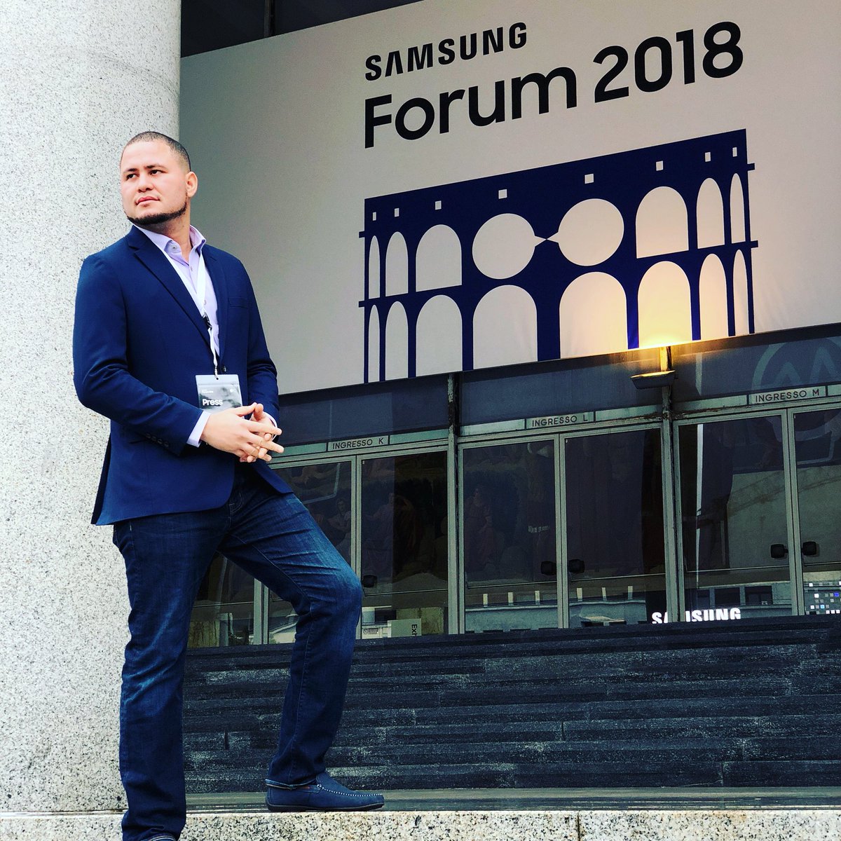 MARCIANOPHONE's tweet photo. Para mi es un honor estar en Roma para un evento tan importante y de tanto privilegio representando mi país la Republica Dominicana, y caribe, también a toda la generación de YouTube en #samsungforum18 #samsunglatimform gracias a @samsunglatin por tomarme en cuenta, https://t.co/hfQxsfP6KP