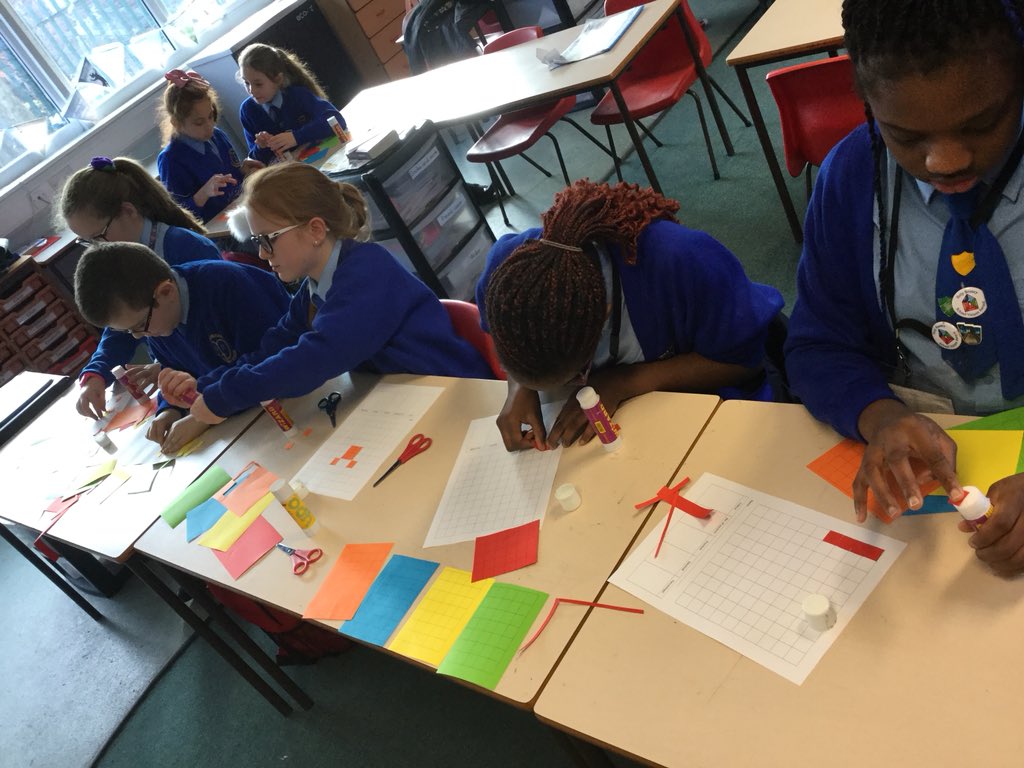 HolyRosaryRC's tweet photo. Pondering fractions, decimals and percentages through art! #puzzleclub @HolyRosaryY5 @HolyRosaryY6 @HolyRosaryhead https://t.co/PrIqpLsjLb