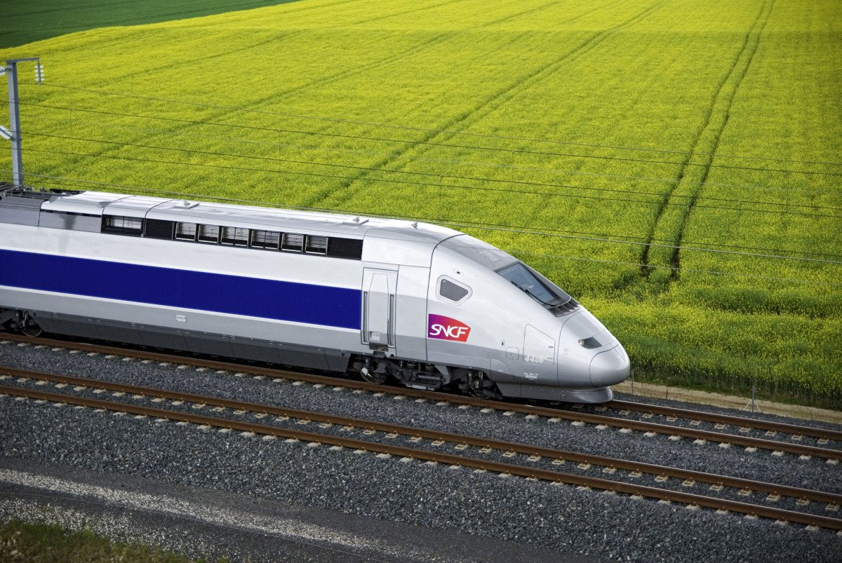 ardennescd08's tweet photo. Lors des #DOB2018 du Conseil départemental, la 1ère VP @AnneDumay a proposé une #motion relative aux dessertes ferroviaires des #Ardennes.

La motion a été adoptée à l'UNANIMITÉ par l'ensemble des conseillers départementaux. #LGVEst

+ d'infos : https://t.co/zPhPKWNUba https://t.co/poxnYHeeTE