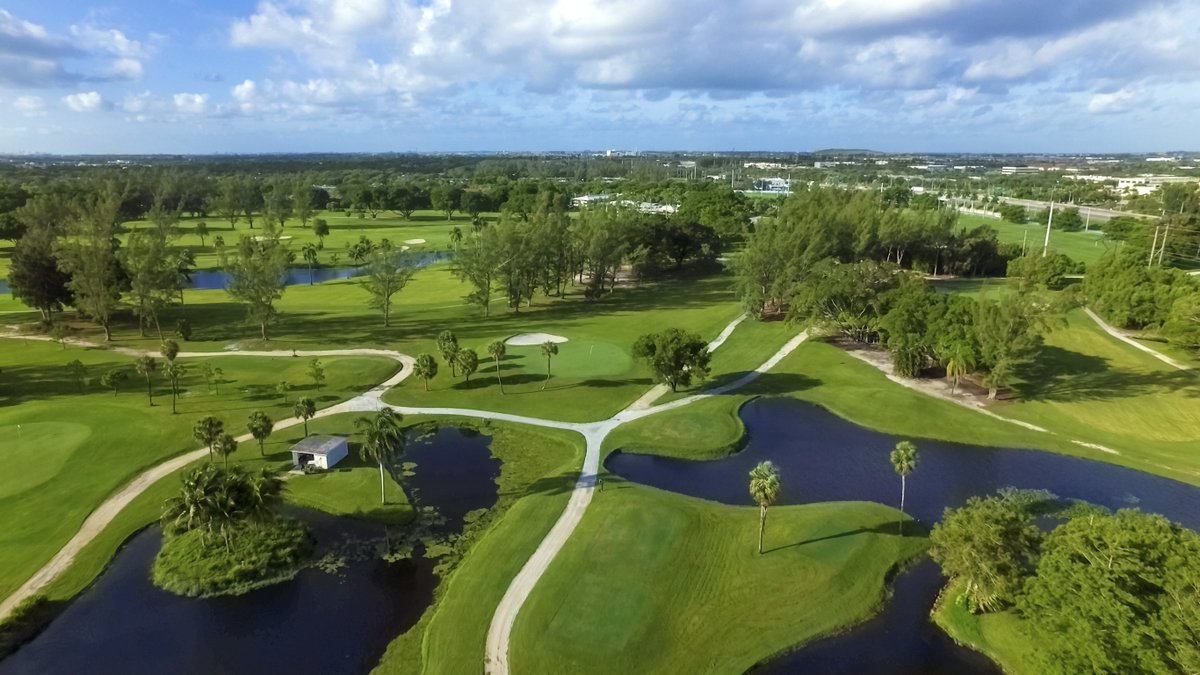 shulashotel's tweet photo. Bird's- ποΈ view of The Senator Course at Shula's Golf Club ποΈββοΈ this morning.
Make sure to book your Tee Times at
https://t.co/sFh0ytP71D or βοΈ 305.820.8088
#ShulasGolfClub #TeamShulas #TeeTimes #MiamiLakes #GolfCourseinMiamiLakes
#TeamShulas https://t.co/tDZNBf6y8V