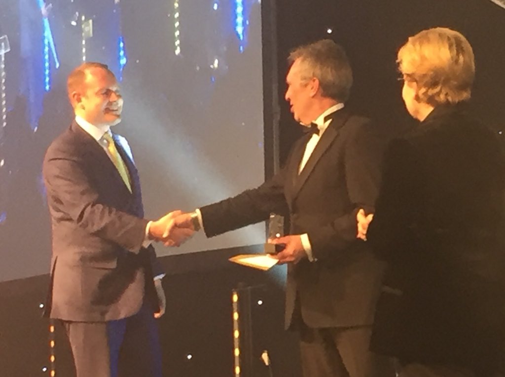 RB_Awards's tweet photo. The Industry Leader award sponsored by RSSB goes to Alex Hynes, Managing Director, ScotRail Alliance
#RailBA @rssb_rail @ScotRail https://t.co/IKU32zCWAq