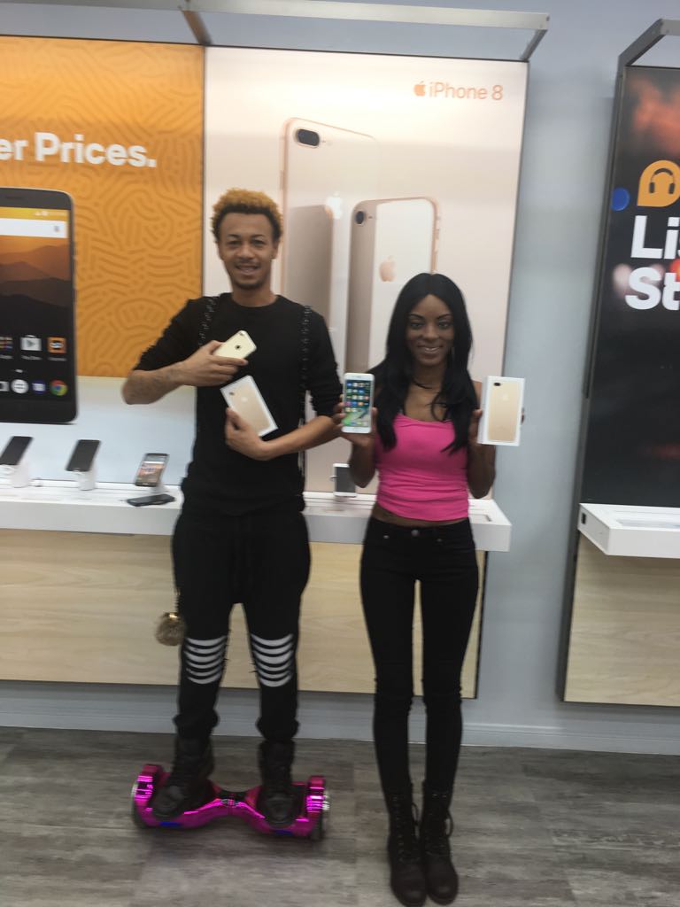 MML502NORMANDY's tweet image. Happy couple with matching phones Otd iPhone 7 plus and 7 #HOUTax18 #HTWN #BoostNationEvent @MML502NORMANDY @elterevanspg @erikabyerly281 @MassothMitchell @MMLWIRELESS