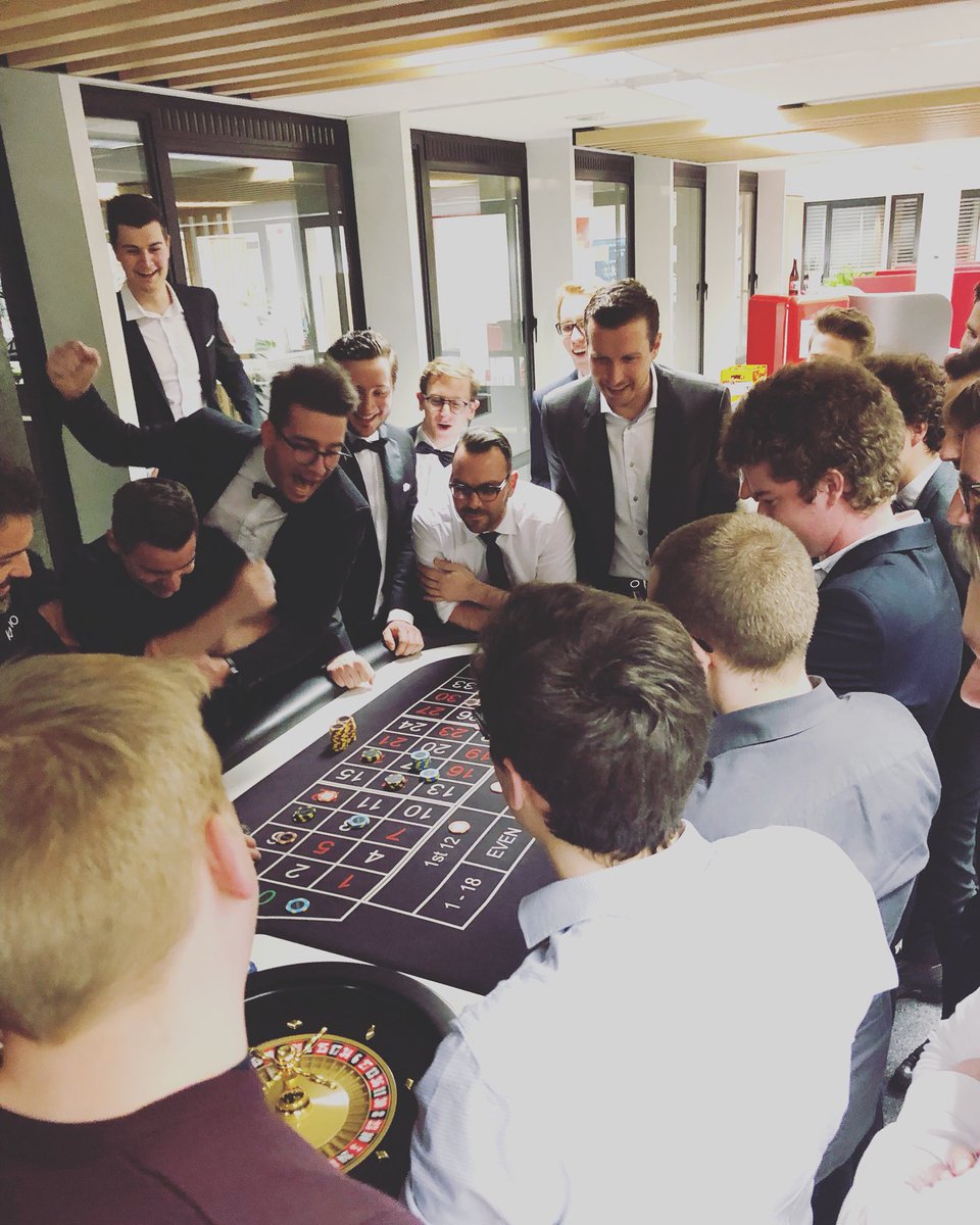 digitalRMDY's tweet image. Casino night 🤑
.
.
.
.
.
#funafterwork #afterwork #casino #casinonight #roulette #allin #letsplay #gamenight #colleagues #fun #teamevent #WeAreRMDY