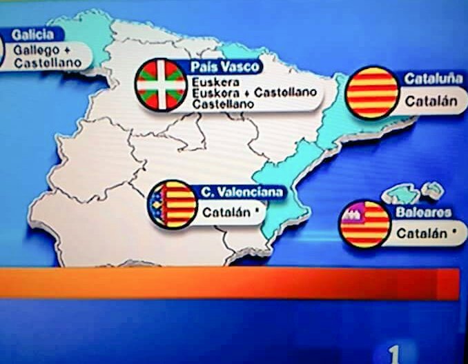 "La #llengua pròpia dels valencians és el #valencià.
L'idioma valencià és l'oficial en la Comunitat Valenciana, (...)" Açò no és invenció nostra, ho diu l'art. 6 de l' Estatut d'Autonomia de la Comunitat Valenciana. Demanem a <a href="/rtve/">RTVE</a> que rectifique i demane perdó. <a href="/JulioSomoano/">Julio Somoano TVE</a>