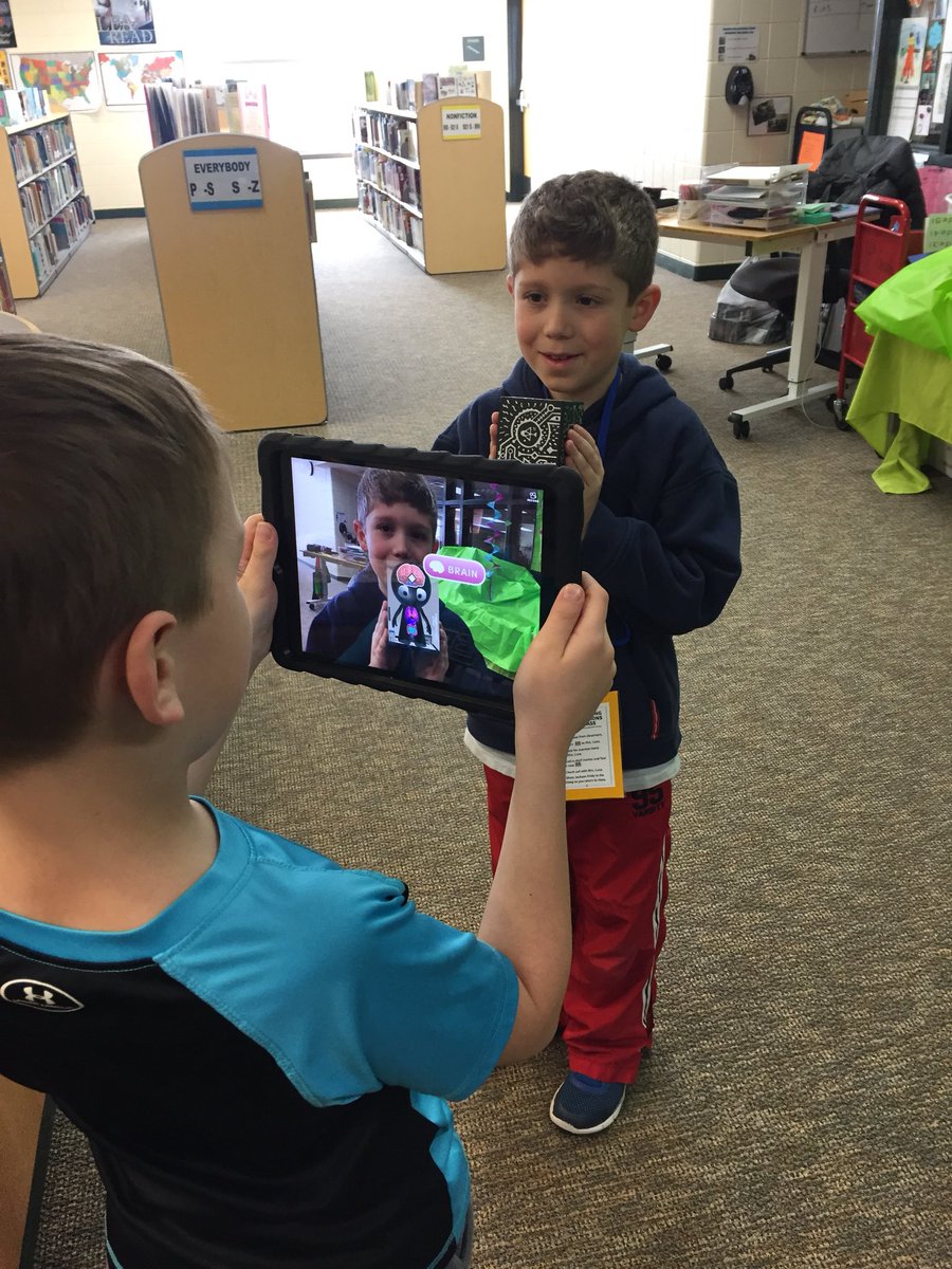 ShakoJacksonLC's tweet photo. Students exploring with our new Merge cube to learn about the human body using hologram they can hold in their hands. #DLday #shakoedu #educationforward @shakopeedlc https://t.co/51Wu9DXg4v