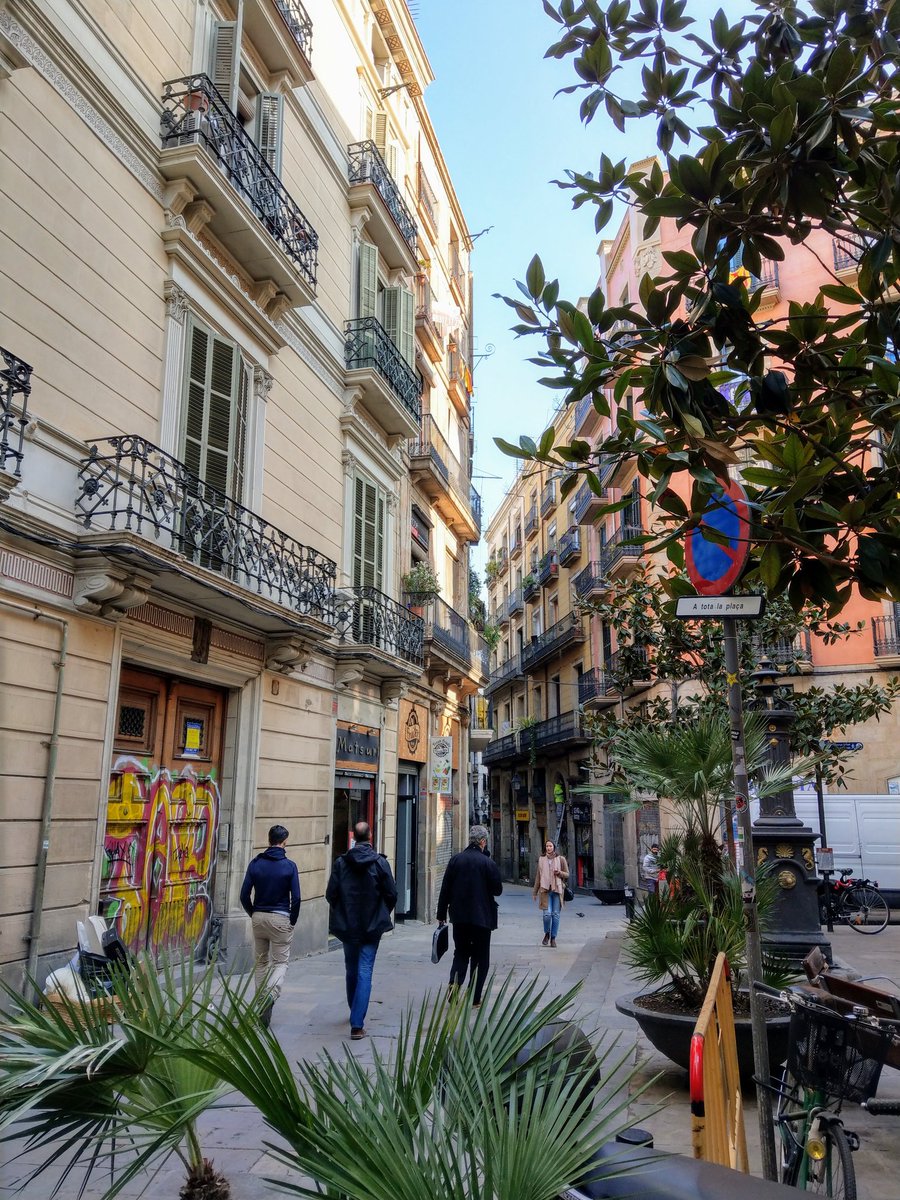 dshonas's tweet photo. #Barcelona ist ja an sich schon sehr schick, aber der HDR-Modus des #HTCU11Plus macht die Aufnahmen nochmal imposanter. #brilliantU #MWCPiloten #MWC2018 #MWC18 https://t.co/IIv7uBGTD2