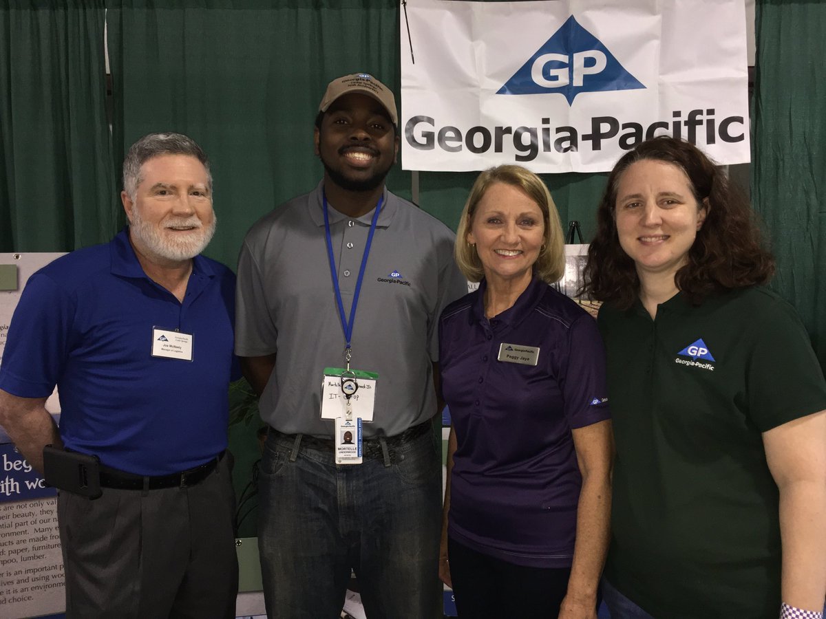 peggyjaye's tweet photo. With my Georgia-Pacific team at the Worlds of Work career expo in Dothan! https://t.co/dA1App4ZKe