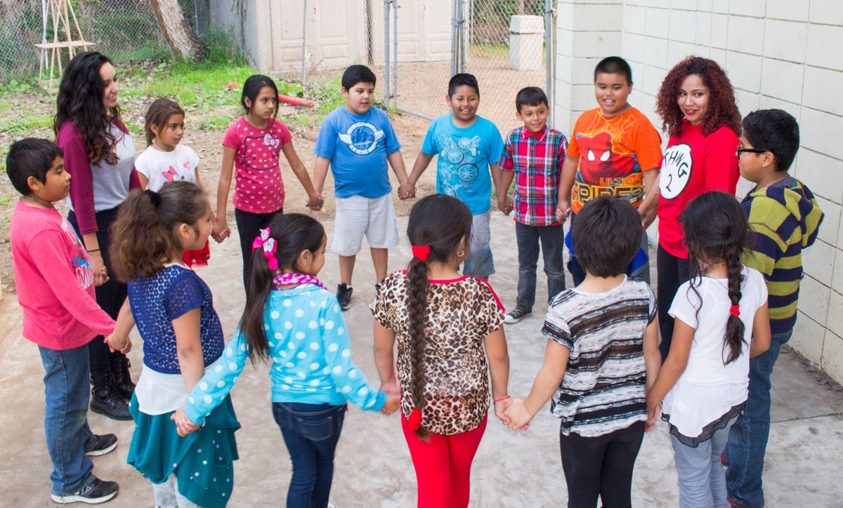 ArtsforHumanity's tweet photo. "Each one of us can make a difference. Together we make change." - Barbara Mikulski. Photo from Arts for Humanity! Creative Internship Program (CIP) #SantaBarbaraArts #ArtsForHumanity https://t.co/1wCektE5CH
