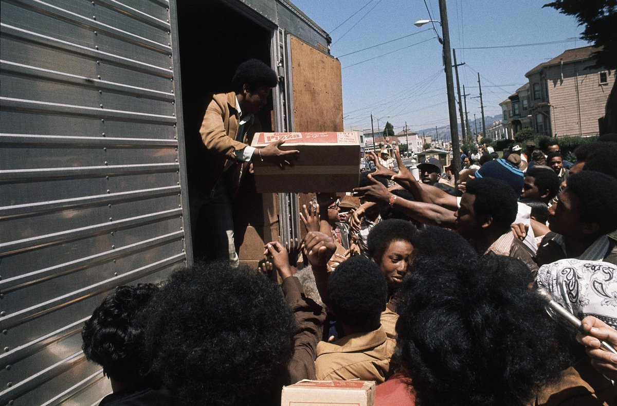 ReadersToEaters's tweet photo. @TIME How the #BlackPanthers helped jumpstart #FreeBreakfastPrograms for kids https://t.co/3bBvahNoVW #BlackHistoryMonth #AfricanAmericanHistory #CivilRights #SocialJustice #FoodJustice https://t.co/slHHadOrwL