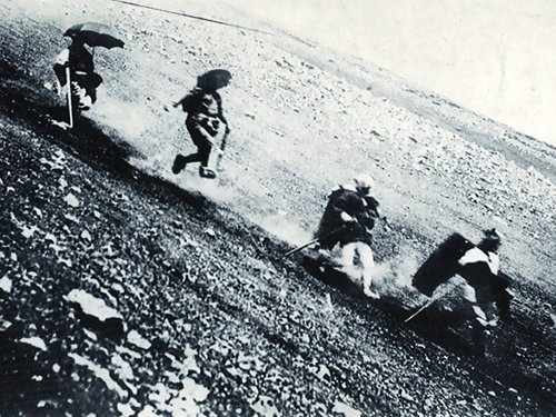 Tomorrow: Ascent (Fiona Tan, 2017) and La jetée (Chris Marker, 1962) at <a href="/Het_Bos/">HET BOS!</a> for the Visite film programme >>> sabzian.be/event/ascent-l…. More VISITE here >>> sabzian.be/tags/visite-fi…