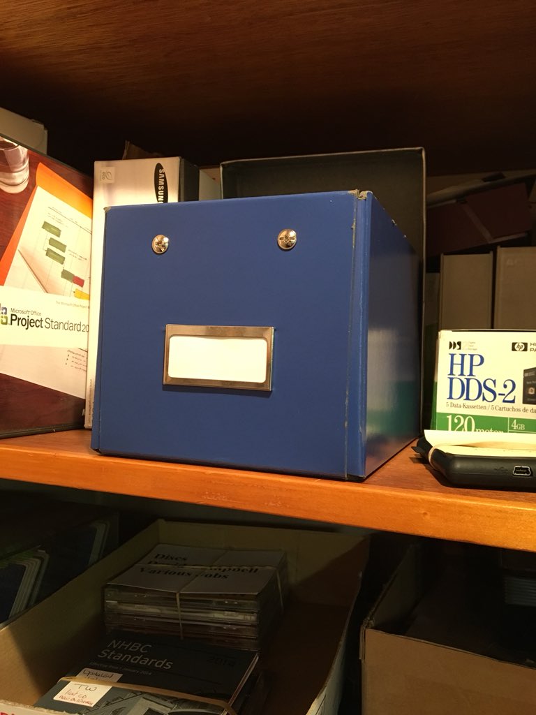 _walker_cc's tweet image. You’d look sad too if you spent most of your time shut in a cupboard with the lights out #FaceSpotting