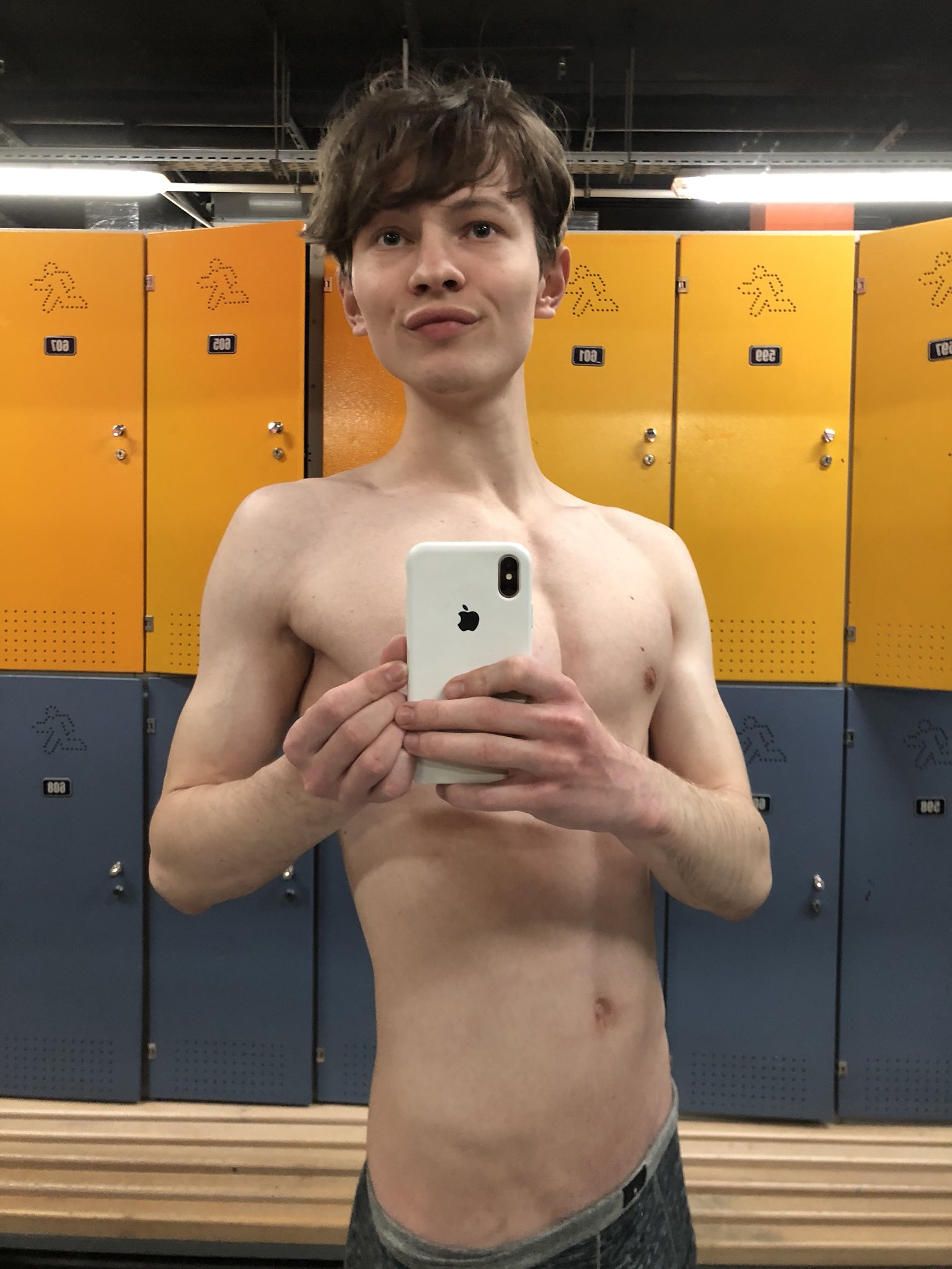 light_dante on X: In the gym ⛓ t.coe3f7J51Iov  X