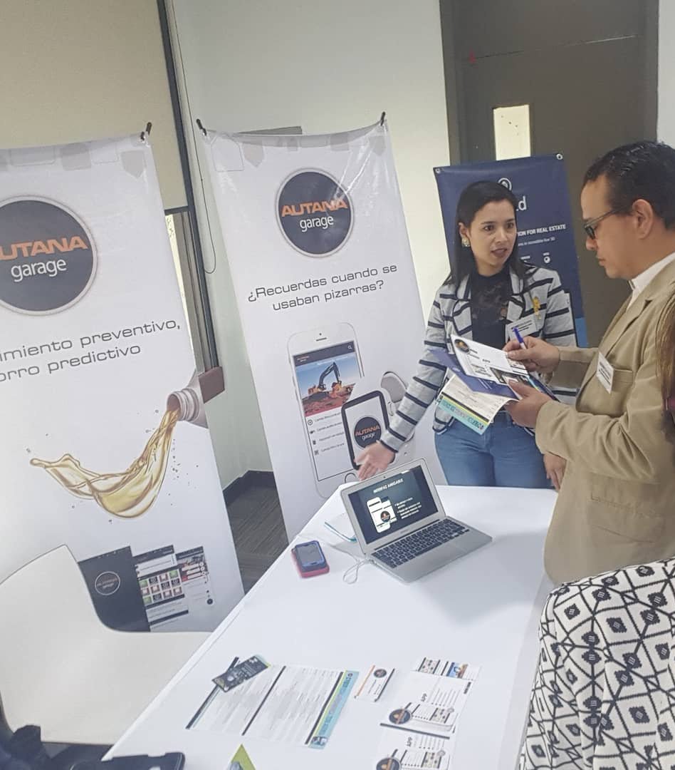 empresariascds's tweet image. En #CyberTechLATAM visitando Emprendimientos tecnológicos dirigidos por Mujeres @empresariaspa @ciudaddelsaber @innovacds @ivotalents @getxplor @autanagarage #mujeresalpoder. #emprendimientofemenino #mujereslideres. @laru05