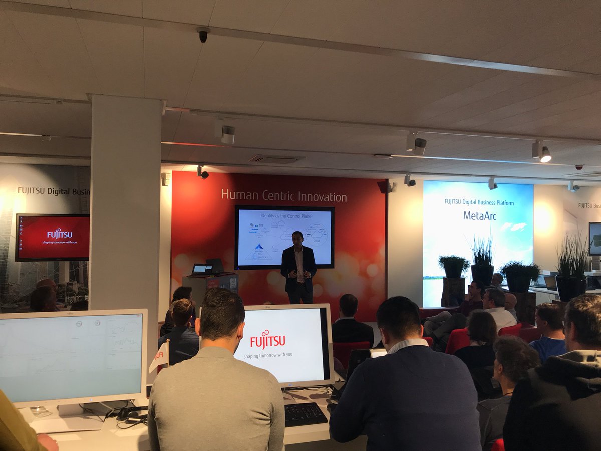 Kicking off tonights BE-Com event with a session from <a href="/ebasseri/">Etan Basseri</a> directly from the productteam in Redmond talking #AzureAD and Hybrid Identity!! <a href="/Alex_A_Simons/">Alex Simons</a> <a href="/MrADFS/">Samuel Devasahayam</a> @sasub