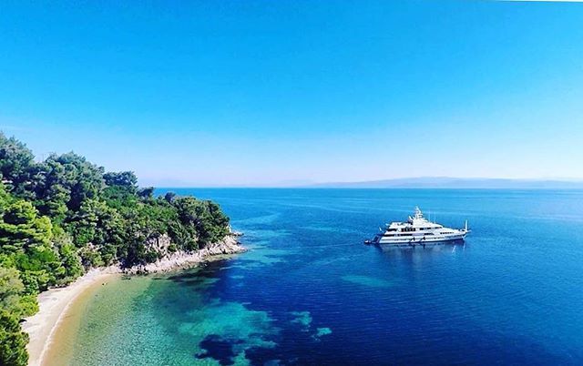 #Repost @dazhill 
Flying back to the boat!

#skiathos #skiathostown #summer #greek_islands #greece #great_greece_captures #wanderlust #mytravel #gopro #goprokarma #drone #dronephotography #dronestagram #visitgreece #maratha #beach #goprophotography #potd… ift.tt/2GAAprc