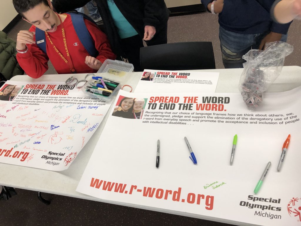 brieaxoxo's tweet photo. Today and tomorrow sign these respect posters and receive a free bracelet. See the able and the label‼️ ♡ #LetsStopTheR-Word 💪🏼 https://t.co/riKImJYyUn