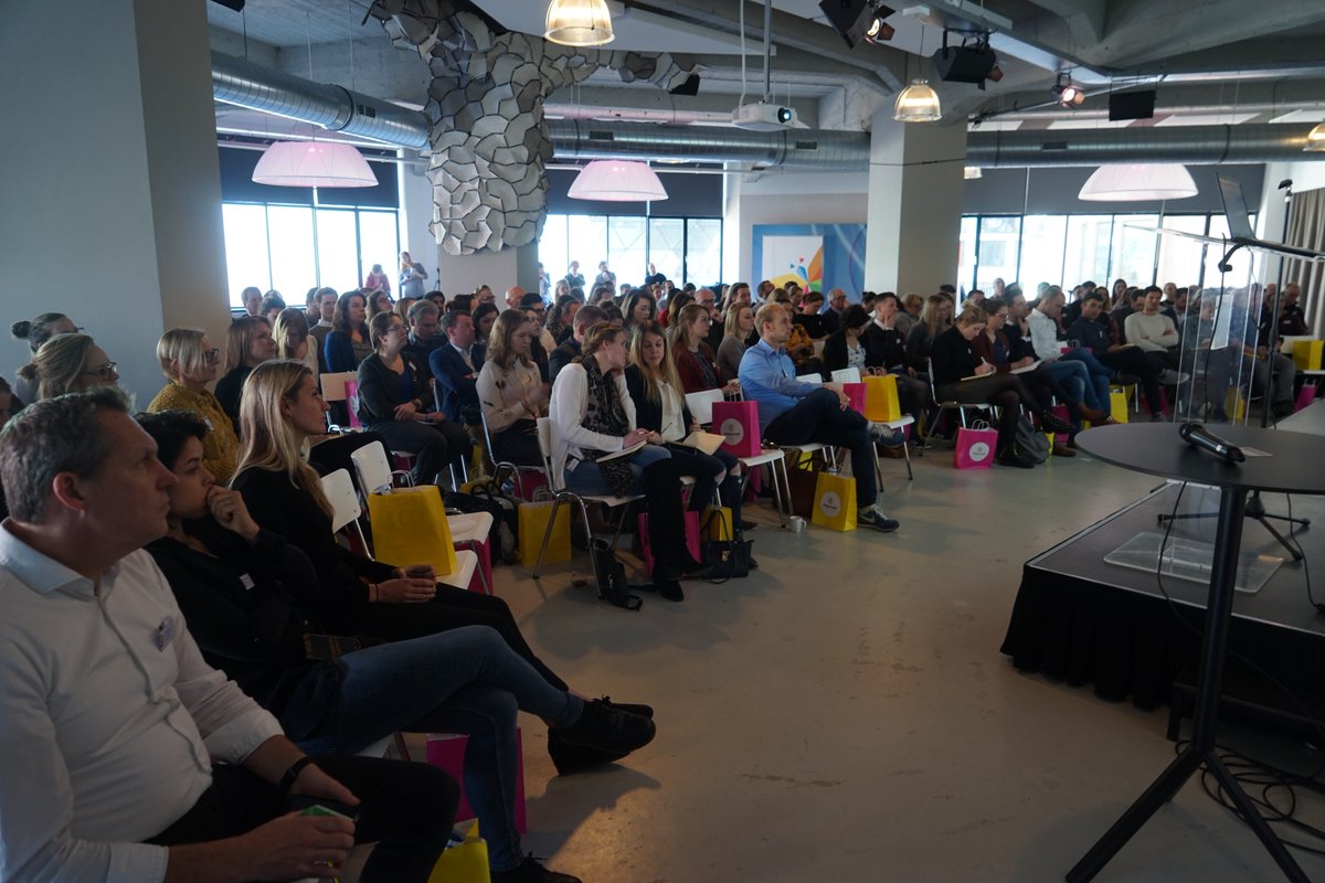 Happy Leads tweet media