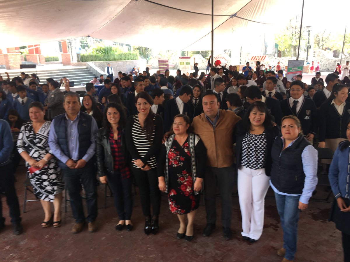 Gob_Ocoyoacac's tweet photo. Excelente participación de los jóvenes de #Ocoyoacac en la Gira de Servicios del @IMEJ_ donde se ofrece espacios de expresión, formación e información para el desarrollo de la juventud. #YoCercaDeTi @DiianaPerezB @BrendaAguilarZ https://t.co/D6b58gQn7X