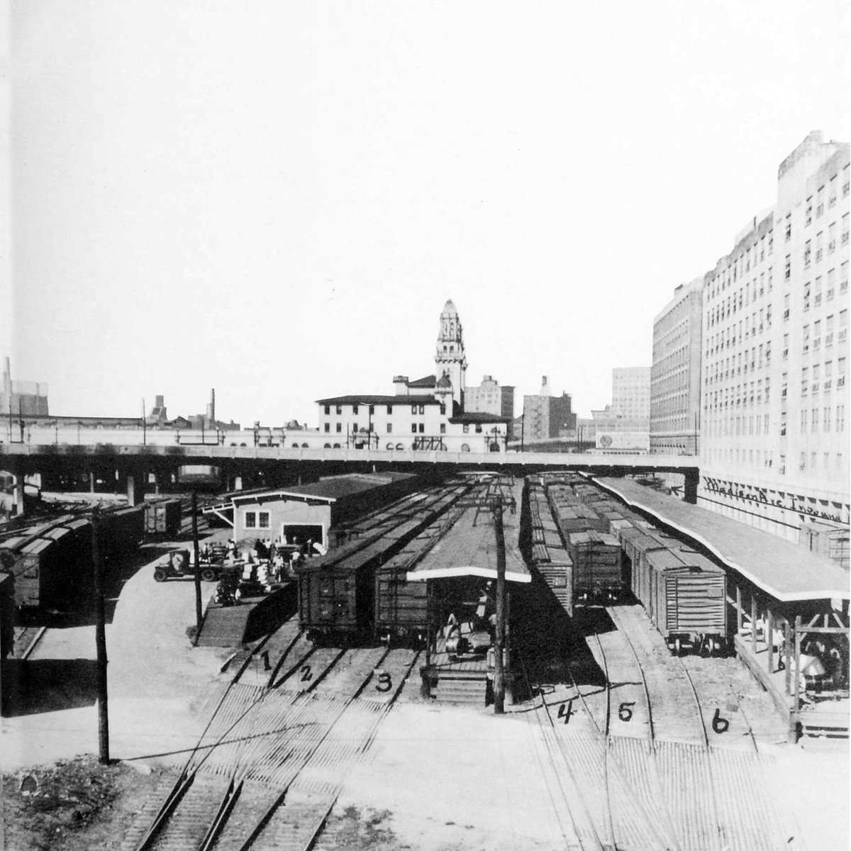 South Downtown (@southdowntown) on Twitter photo #tbt Plans have been announced to convert Southern Railway buildings – originally constructed as office and freight warehouse space in 1912 and were expanded vertically to their present height in 1928 – for residential use.
photo: <a href="/ATLHistCenter/">Atlanta History Center</a>
#southernrailway #southdowntown #tbt Plans have been announced to convert Southern Railway buildings – originally constructed as office and freight warehouse space in 1912 and were expanded vertically to their present height in 1928 – for residential use.
photo: <a href="/ATLHistCenter/">Atlanta History Center</a>
#southernrailway #southdowntown
