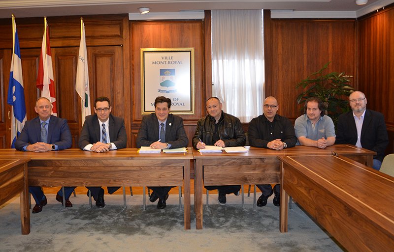 Le 21 février dernier, le syndicat des Cols bleus regroupé de la ville de Montréal, SCFP-301 et la Ville de Mont-Royal, ont paraphé la nouvelle convention collective qui prendra fin le 31 décembre 2021. bit.ly/2HDTKsH