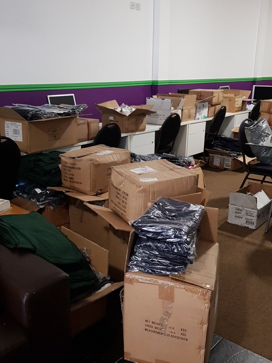 ReconnectedBham's tweet photo. Thank you to our friends Caroline Berry and colleagues @tridentgrp, Emma @SpringHousing, Aaron @MidlandHeart, Mike from Jesus Army, Stefan from Prospect Housing and Gerald @Incorporatewear, and others for making the magic of sharing with the #vulnerable seamless. #Awesomepeople https://t.co/m1GiqP7HtE