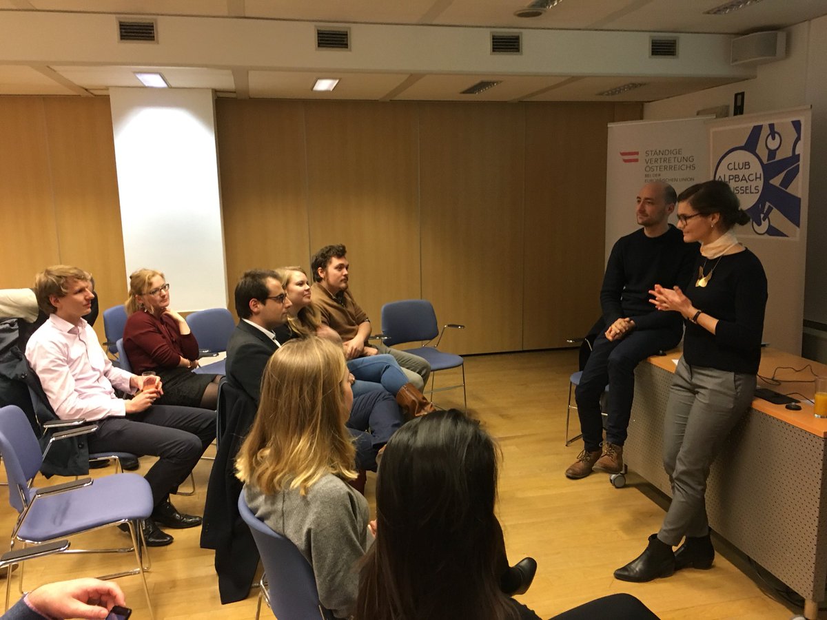 alpbachbelgium's tweet photo. “you can‘t be a European just by learning from a history book you need to experience it“ CAB fireside talk #freeinterail #efa #clubalpbachbrussels https://t.co/lJPF6hHJry